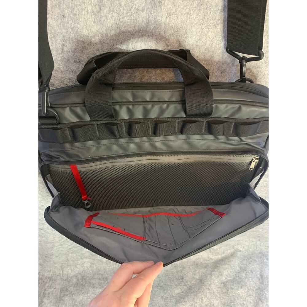 The North Face Base Camp Voyager Sling Backpack, Black, Padded Laptop, Messenger - Picture 3 of 13